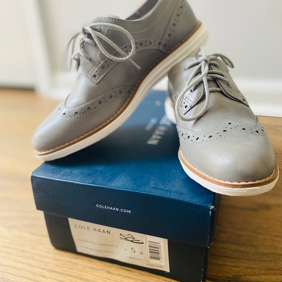 Cole Haan Shoes - Cole Haan Original Grand WTIP, size 5 Ironstone/white